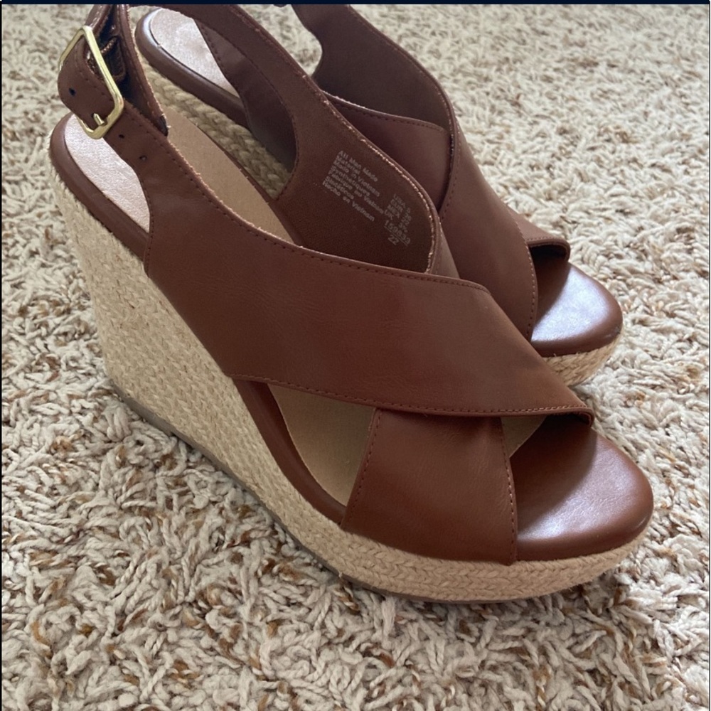 American Eagle Brown Criss Cross Wedges